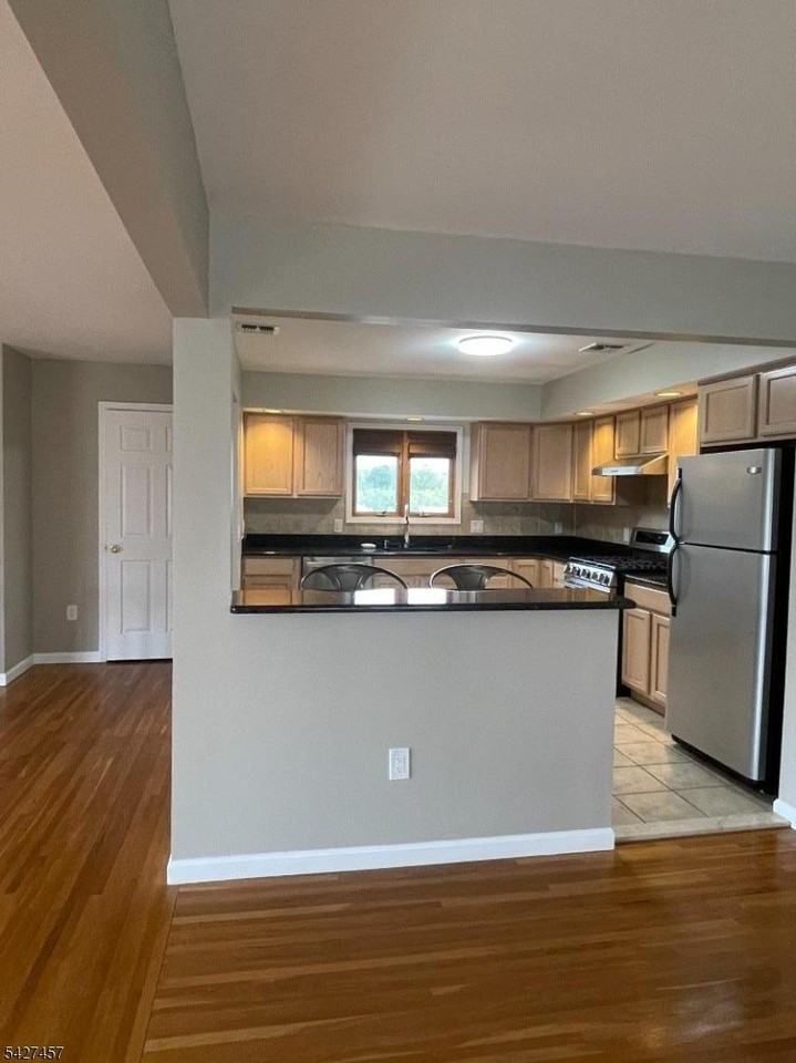254 Crystal St - Photo 6 of 16