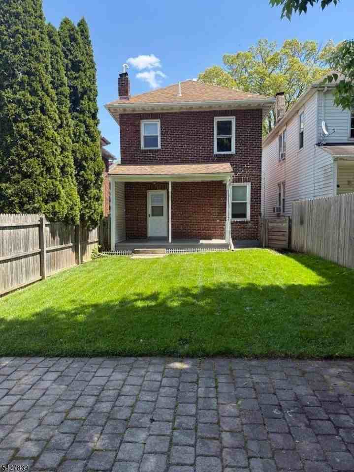14 Raymond St - Photo 2 of 28