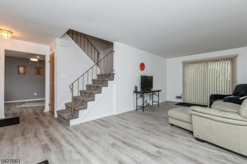 678 Bloomfield Ave #678 - Photo 6 of 17