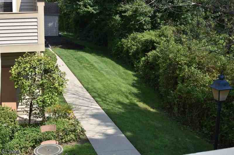 24 Sunrise Dr - Photo 5 of 9