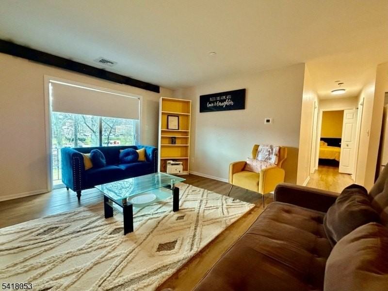 51 Smith St - Photo 5 of 10