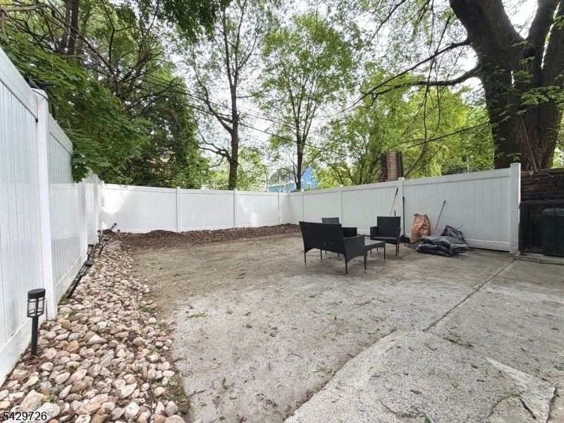 197 S 11th St #3 - Photo 3 of 6