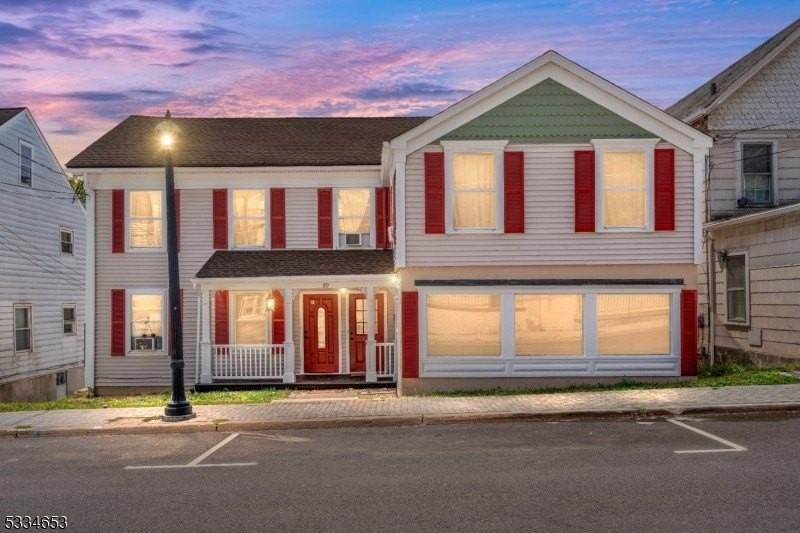 89 Main St #2