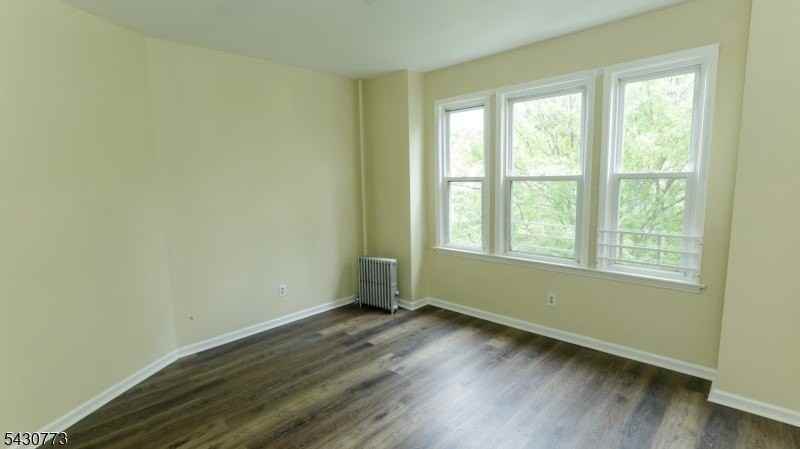 428 Avon Ave - Photo 6 of 18