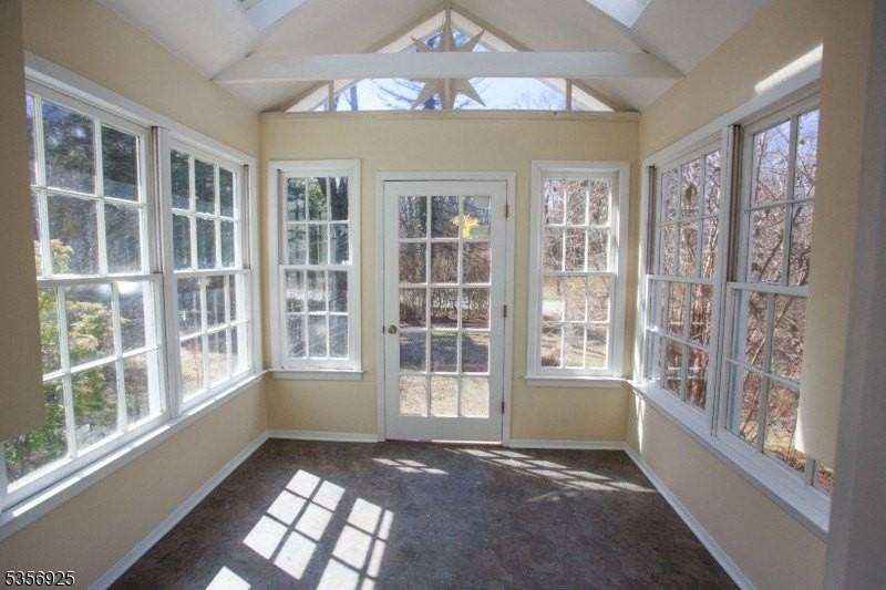 50 Mountain View Ave - Photo 5 of 34