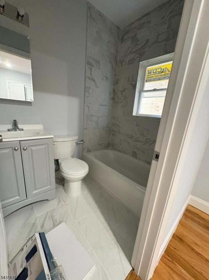 479 N 6th St #1 - Photo 5 of 14