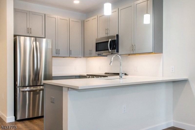 515 Union Blvd #28 - Photo 4 of 14