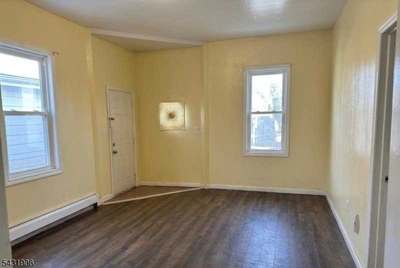 81 Passaic St - Photo 2 of 7