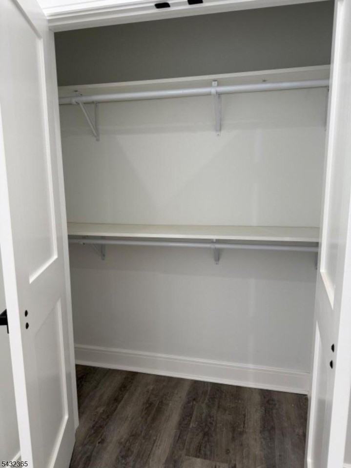 321 Jefferson Ave #1 - Photo 5 of 16