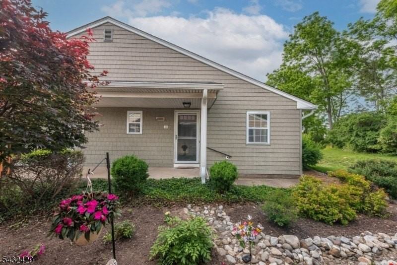 28 Brandywyne Dr - Photo 2 of 23