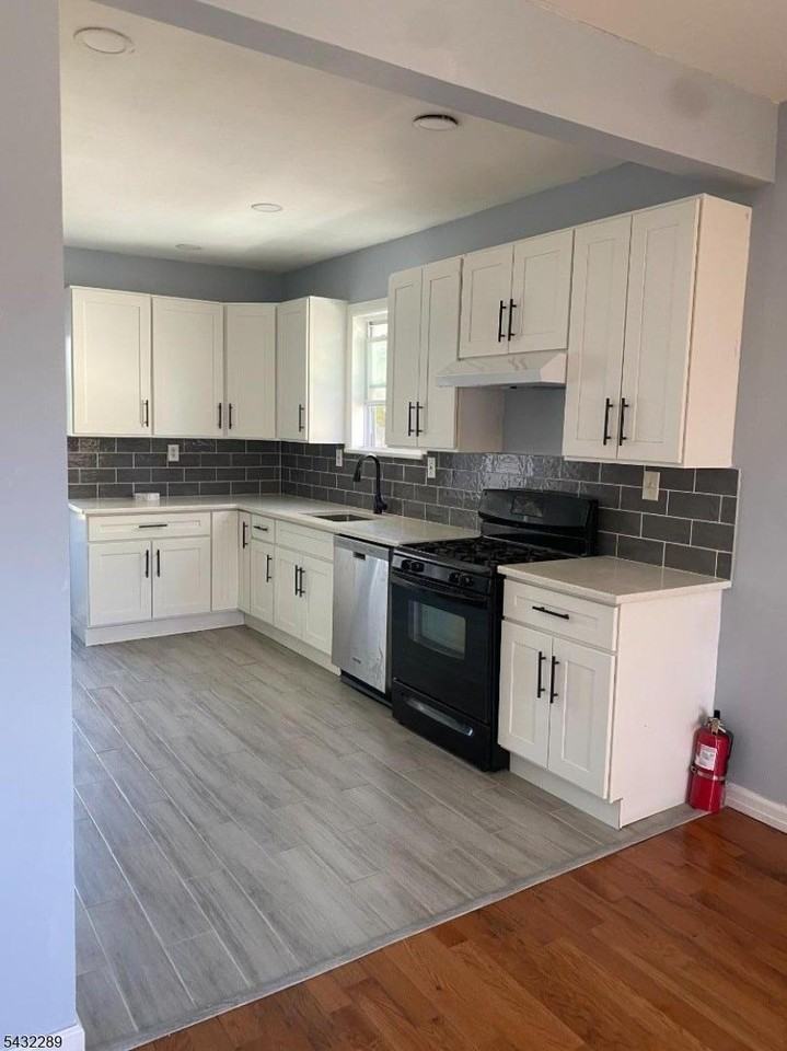 17 Walnut Ter - Photo 3 of 18
