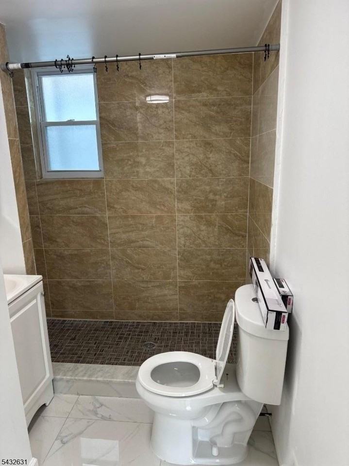 500 Burnside St #2 - Photo 2 of 3