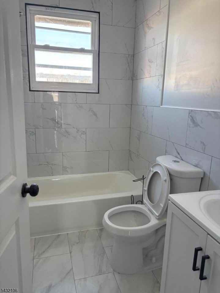69 Columbia St #2 - Photo 4 of 21