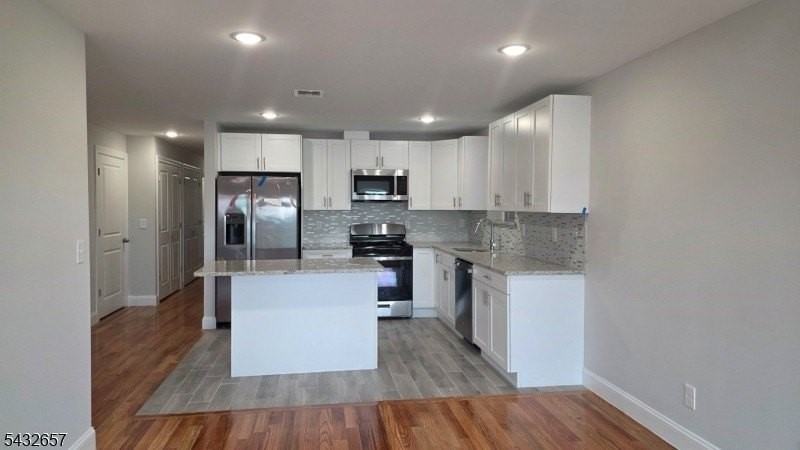 465 Hawthorne Ave #1 - Photo 4 of 28