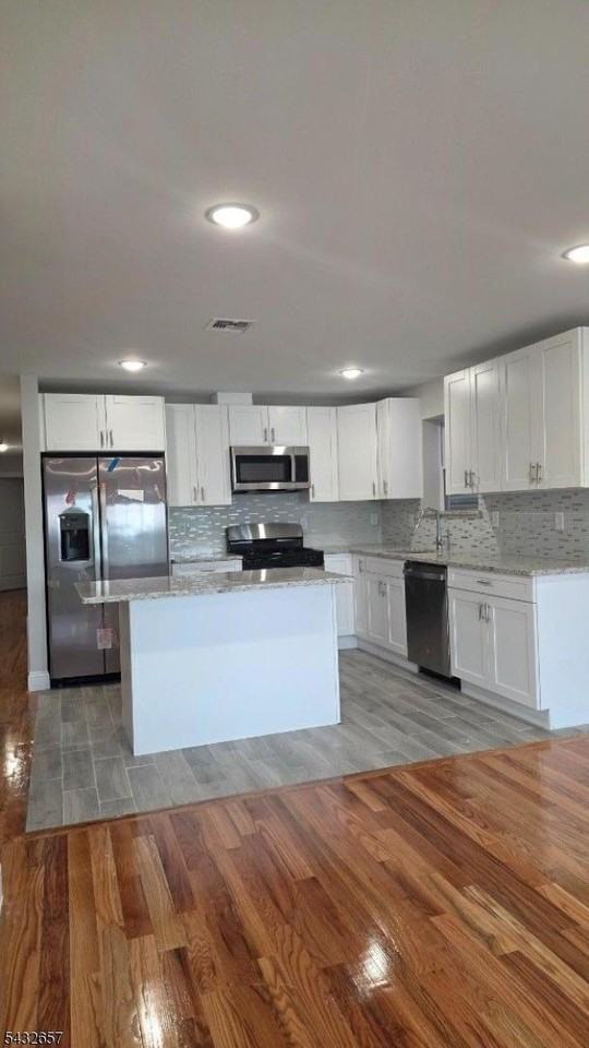465 Hawthorne Ave #1 - Photo 6 of 28