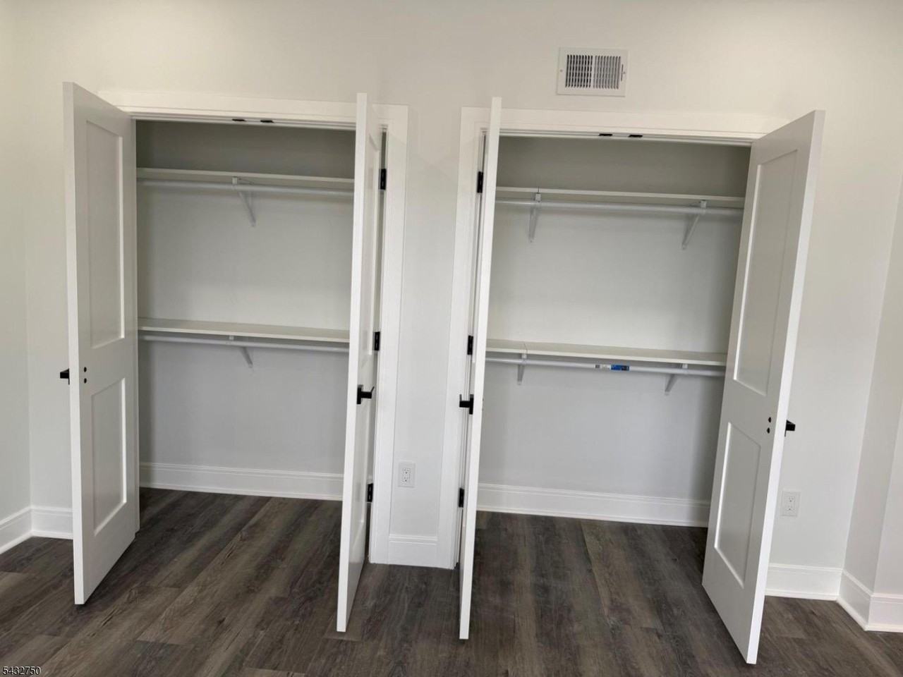 321 Jefferson Ave #3 - Photo 3 of 18