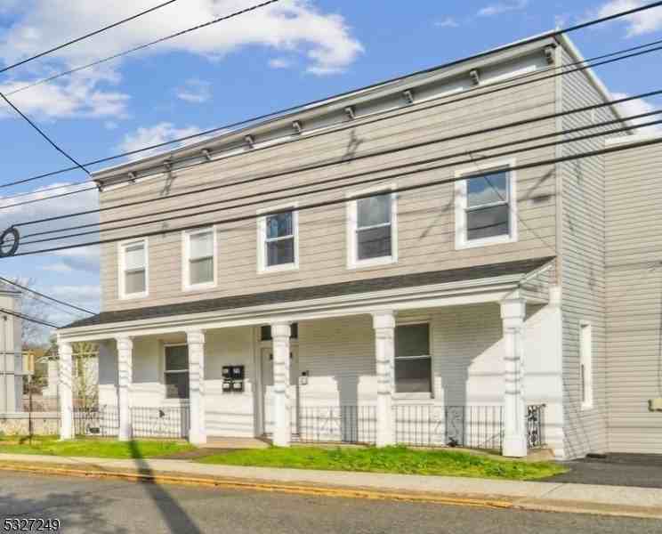 143 Valley Rd Apt R1 #1R - Photo 2 of 18