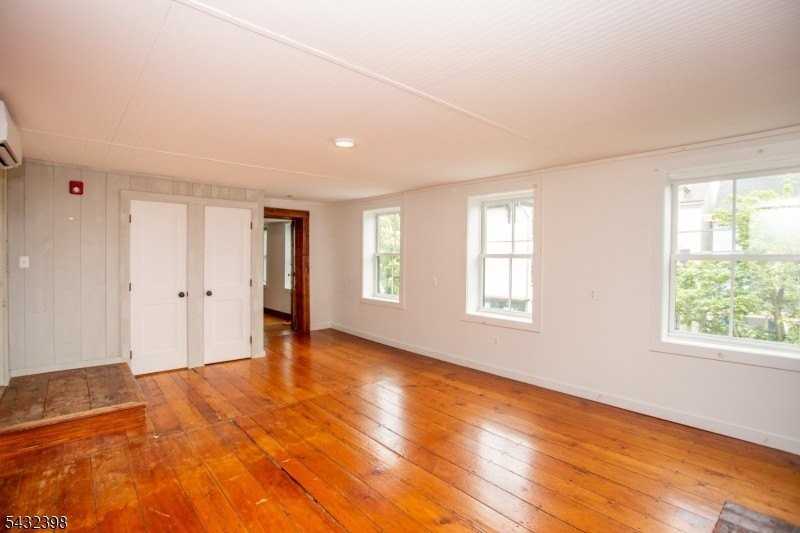 54--56 Coryell St #1 - Photo 7 of 26