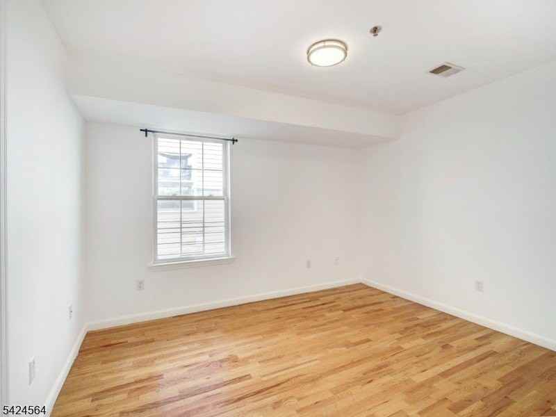54-56 Bragaw Ave - Photo 3 of 13
