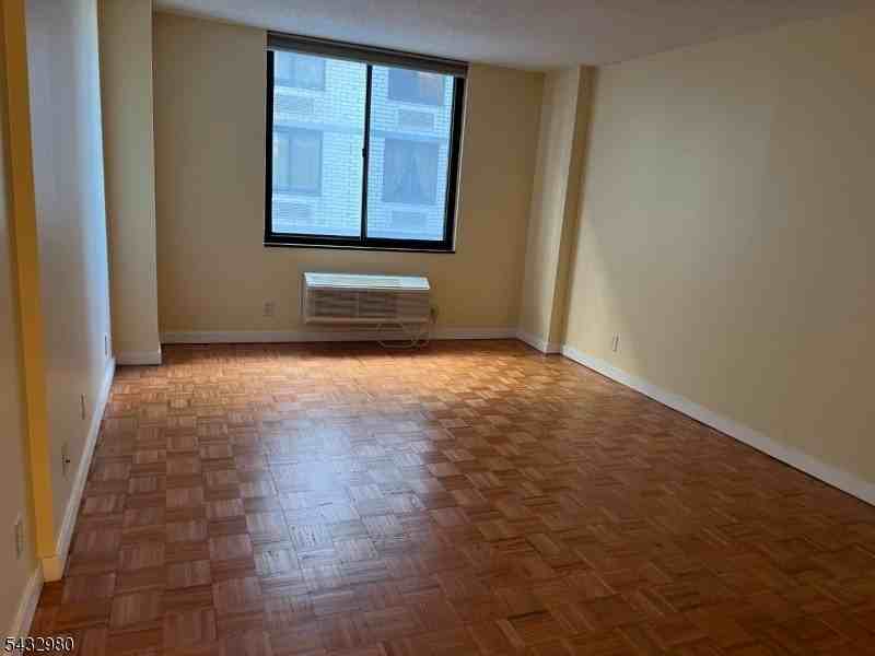 316 Prospect Ave Apt 3c #3C - Photo 5 of 8