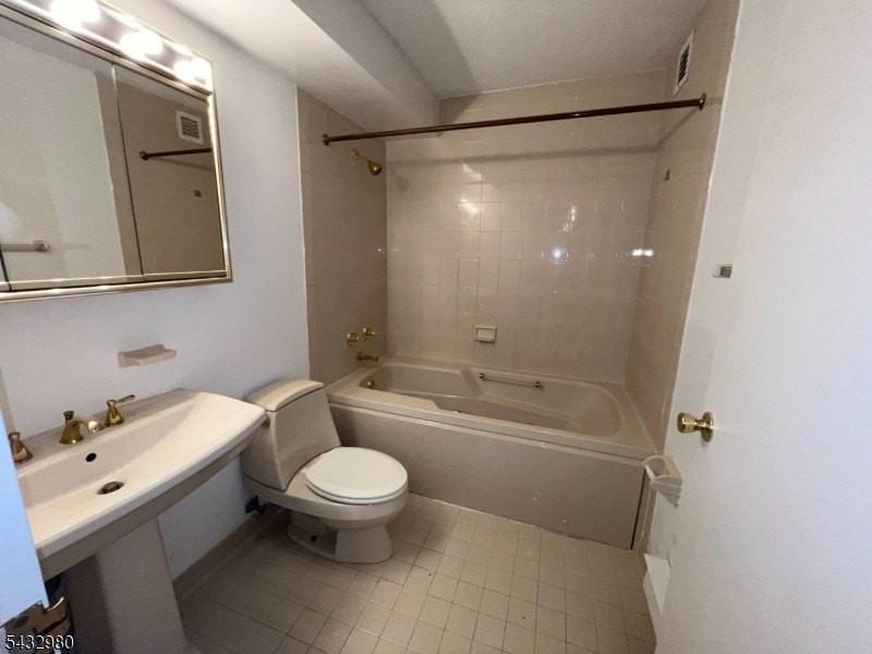 316 Prospect Ave Apt 3c #3C - Photo 6 of 8