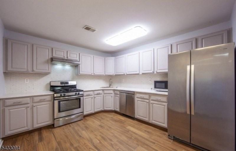 50 Pine St #D - Photo 4 of 10