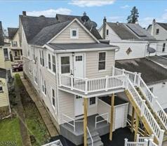 31 Glen Ave #TOP - Photo 1 of 1