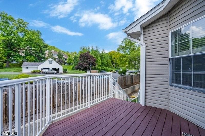 44 Spruce Ct - Photo 2 of 32