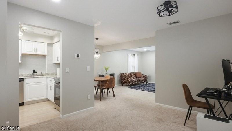91 Jamestown Rd - Photo 3 of 13
