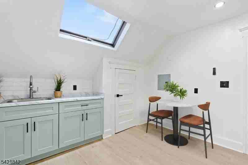 137 S Burnett St #3 - Photo 3 of 23