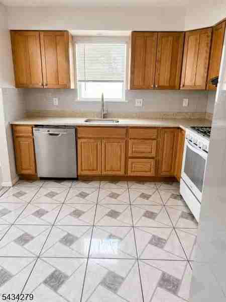 341 Yale Ave - Photo 5 of 19