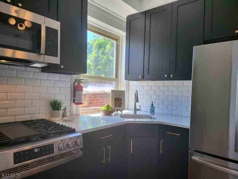 288290 Main St - Photo 5 of 14