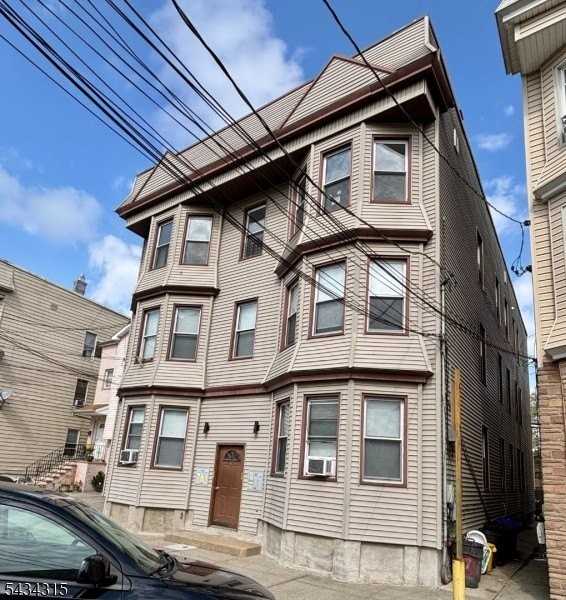 7 Franklin Ave #5 - Photo 2 of 27