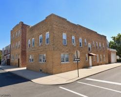 featured image of 137 Hammond Ave #4
