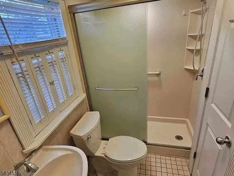 37 Van Pelt Pl #1 - Photo 6 of 12