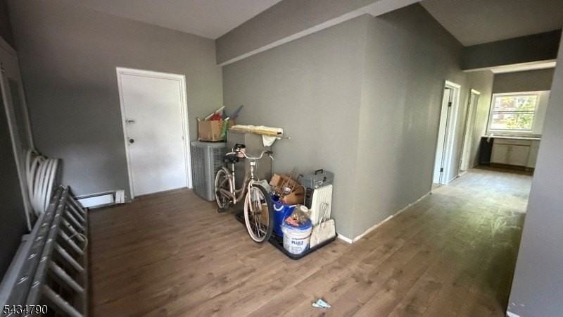 513 Morris Ave - Photo 3 of 17