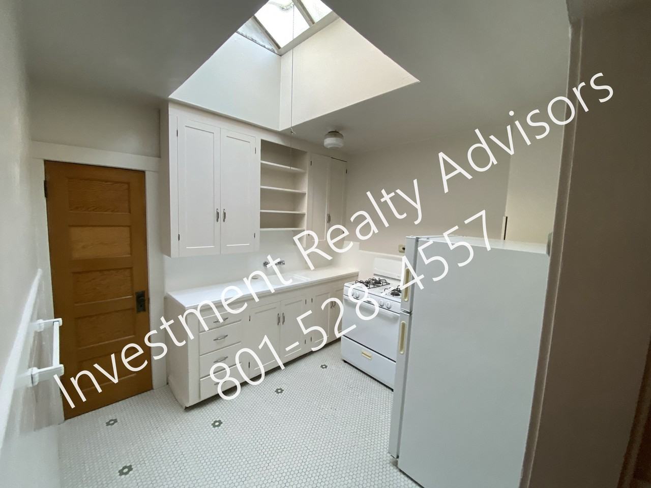 234 N Spencer Ct - Photo 3 of 9