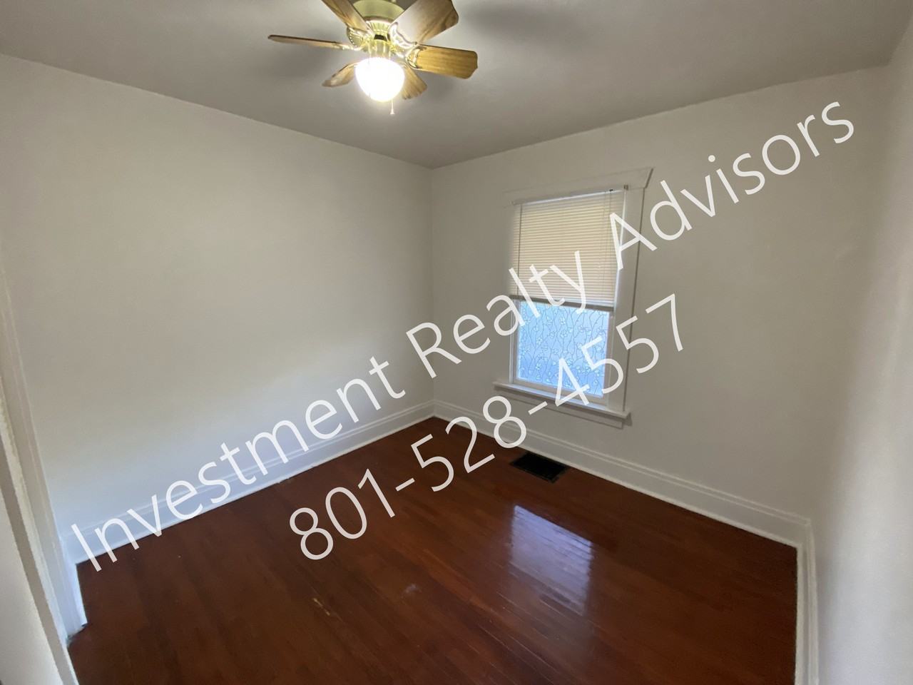 234 N Spencer Ct - Photo 5 of 9