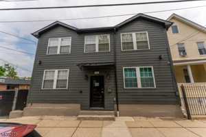 featured image of 335 Henry St #3