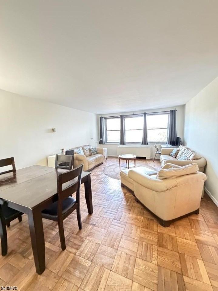 2100 Linwood Ave #4P - Photo 6 of 23