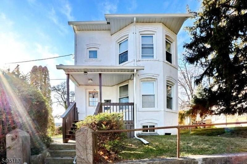 68 Mohawk Ave #2