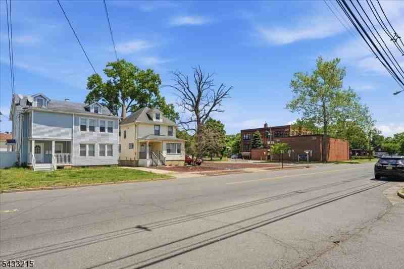122 S Lincoln Ave #1 - Photo 7 of 35