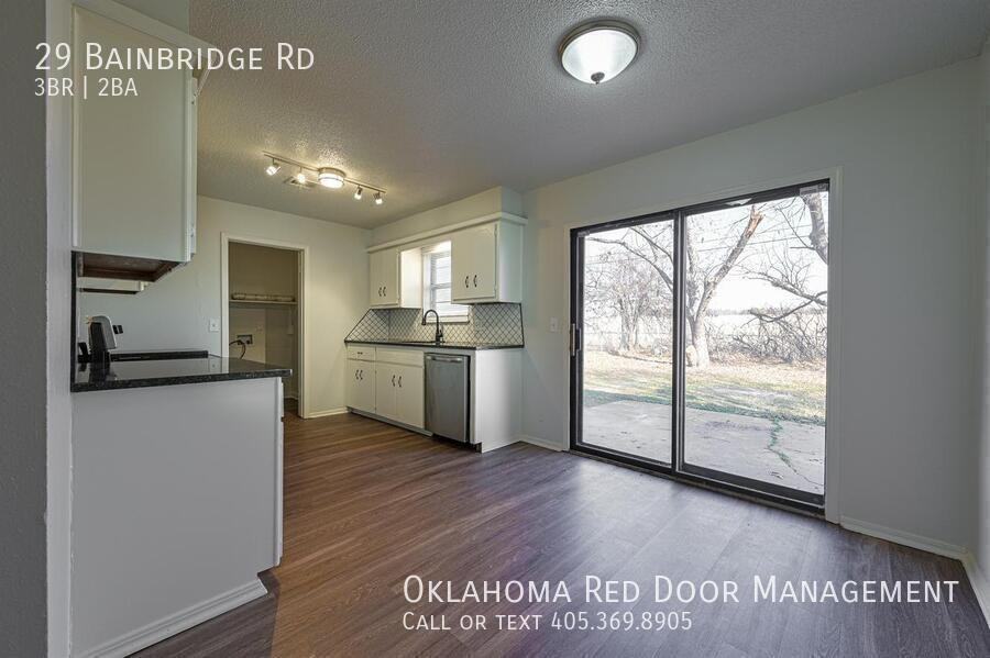 29 Bainbridge Rd - Photo 4 of 17