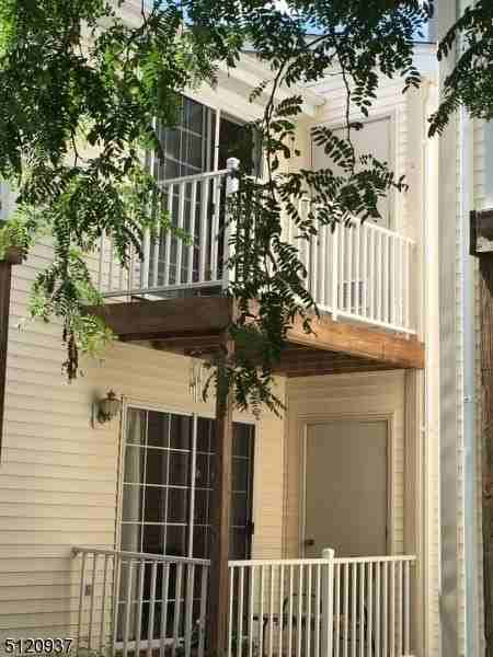 186 Potomac Dr - Photo 2 of 17