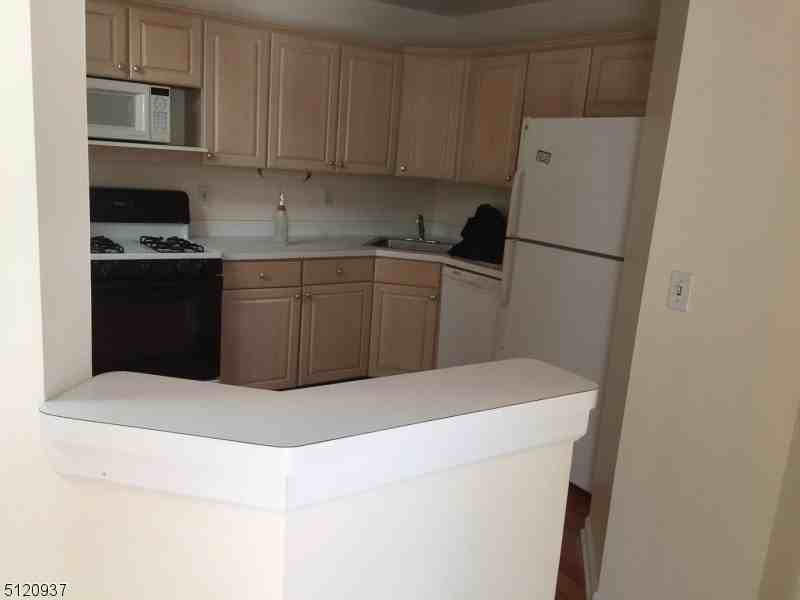 186 Potomac Dr - Photo 5 of 17