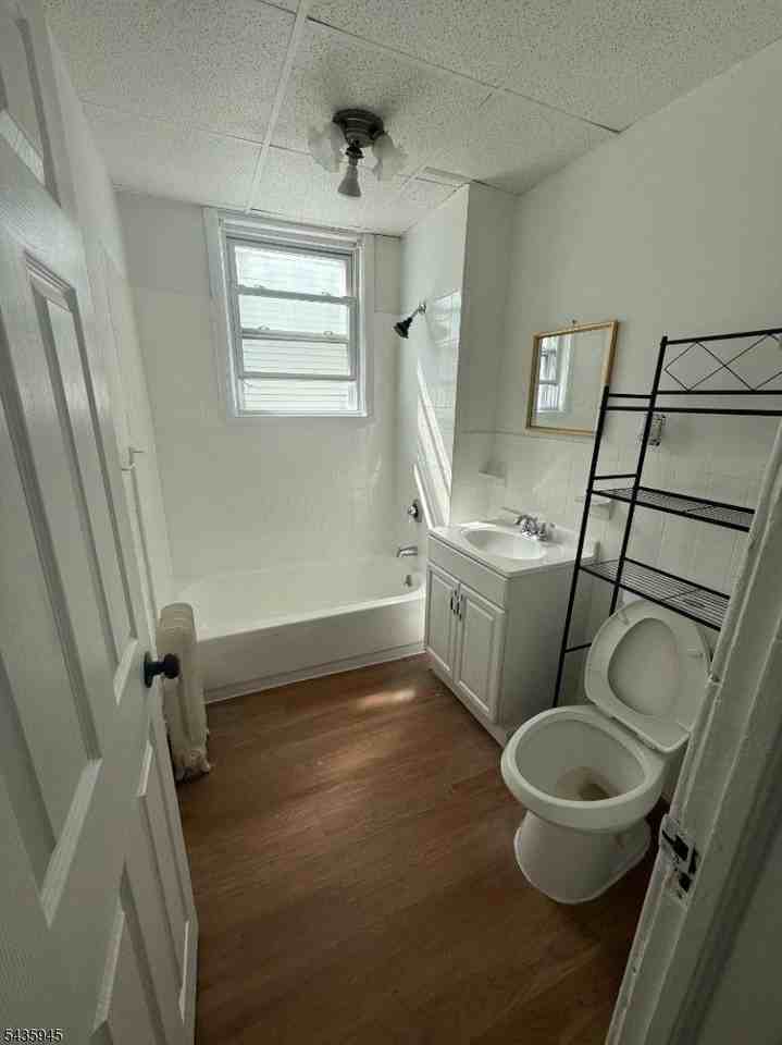 14 Belmont Ter #2R - Photo 3 of 7
