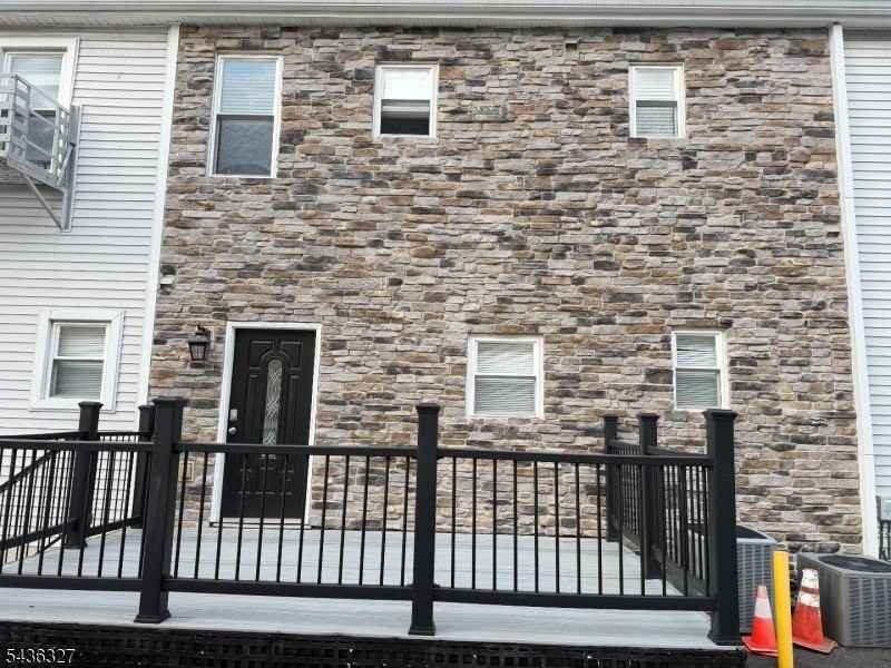 50 Stuyvesant Ave - Photo 3 of 9