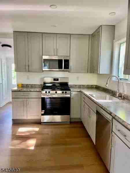 355 Elm St - Photo 6 of 21