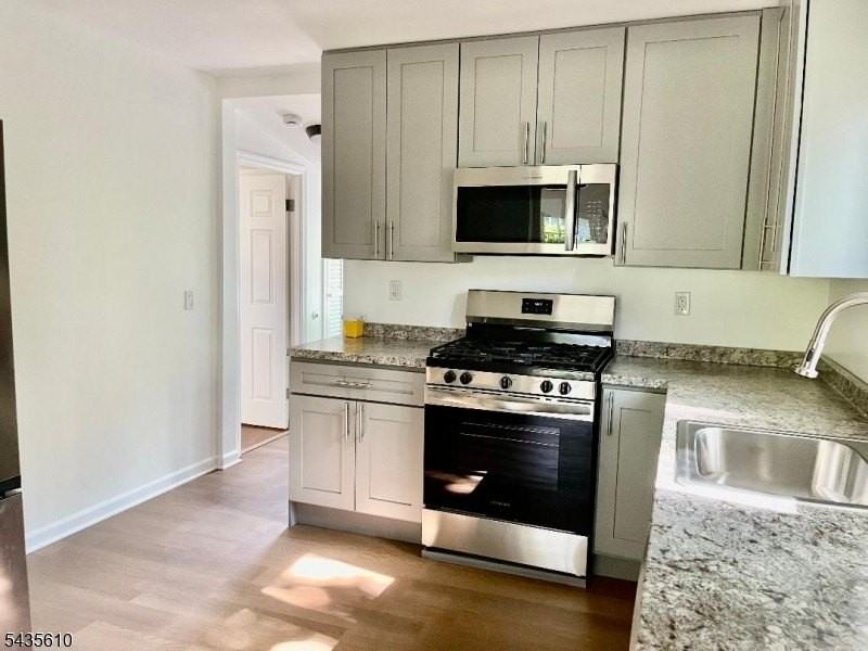 355 Elm St - Photo 7 of 21
