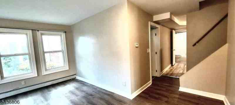 31 Stewart Pl - Photo 4 of 15